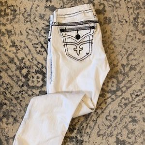 Size 27 rock revival easy Capri